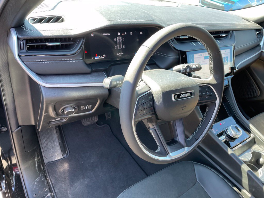 New 2026 Jeep Grand Cherokee Altitude AWD/4WD image 9