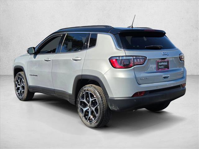 Used 2025 Jeep Compass Limited image 8