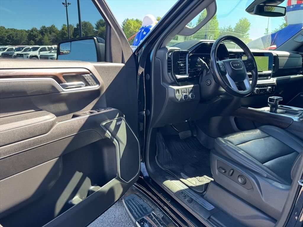 Used 2023 GMC Sierra 1500 SLT w/ SLT Premium Package AWD/4WD image 14