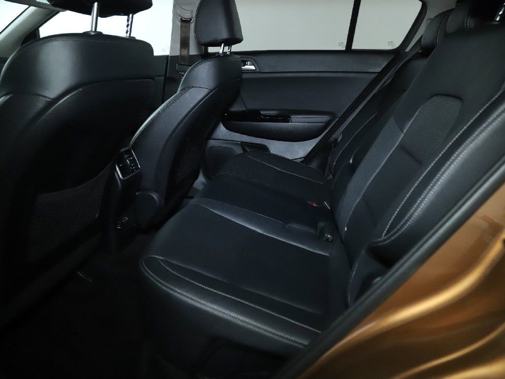 Used 2021 Kia Sportage EX w/ EX Technology Package image 14