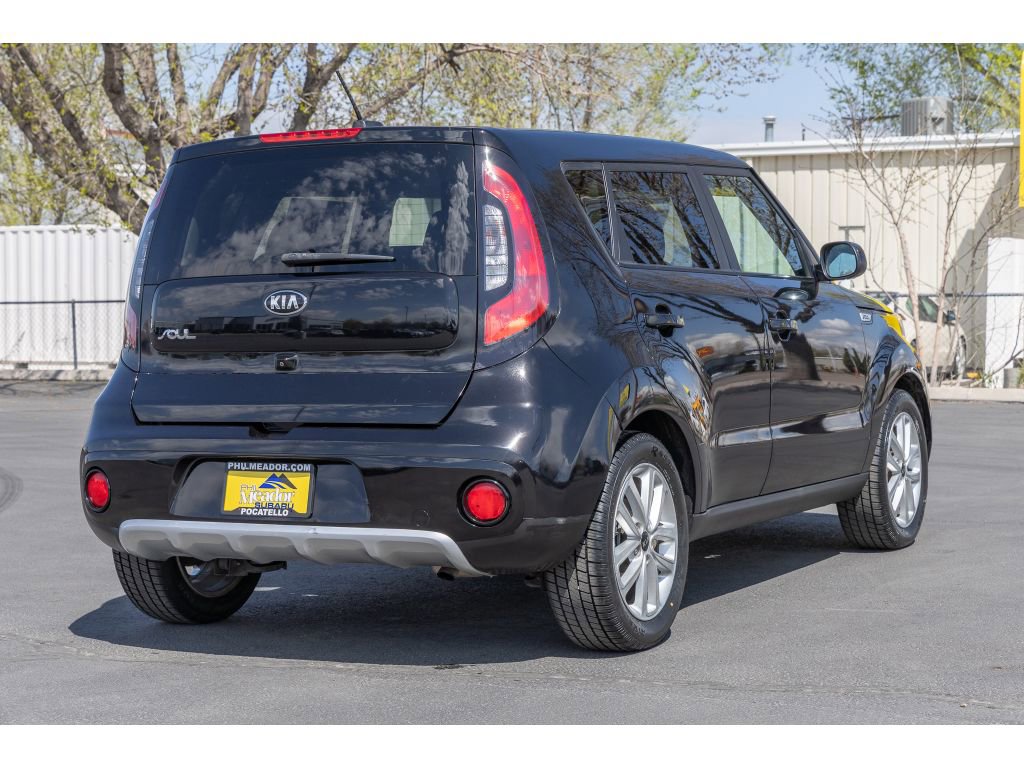 Used 2018 Kia Soul + image 3