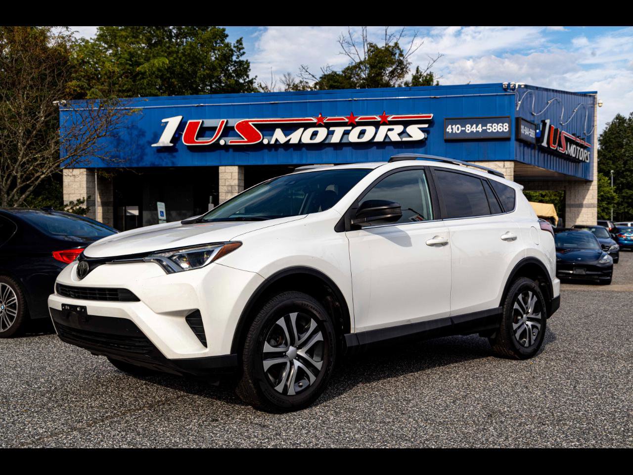 Used 2018 Toyota RAV4 LE w/ All Weather Liner Package image 1