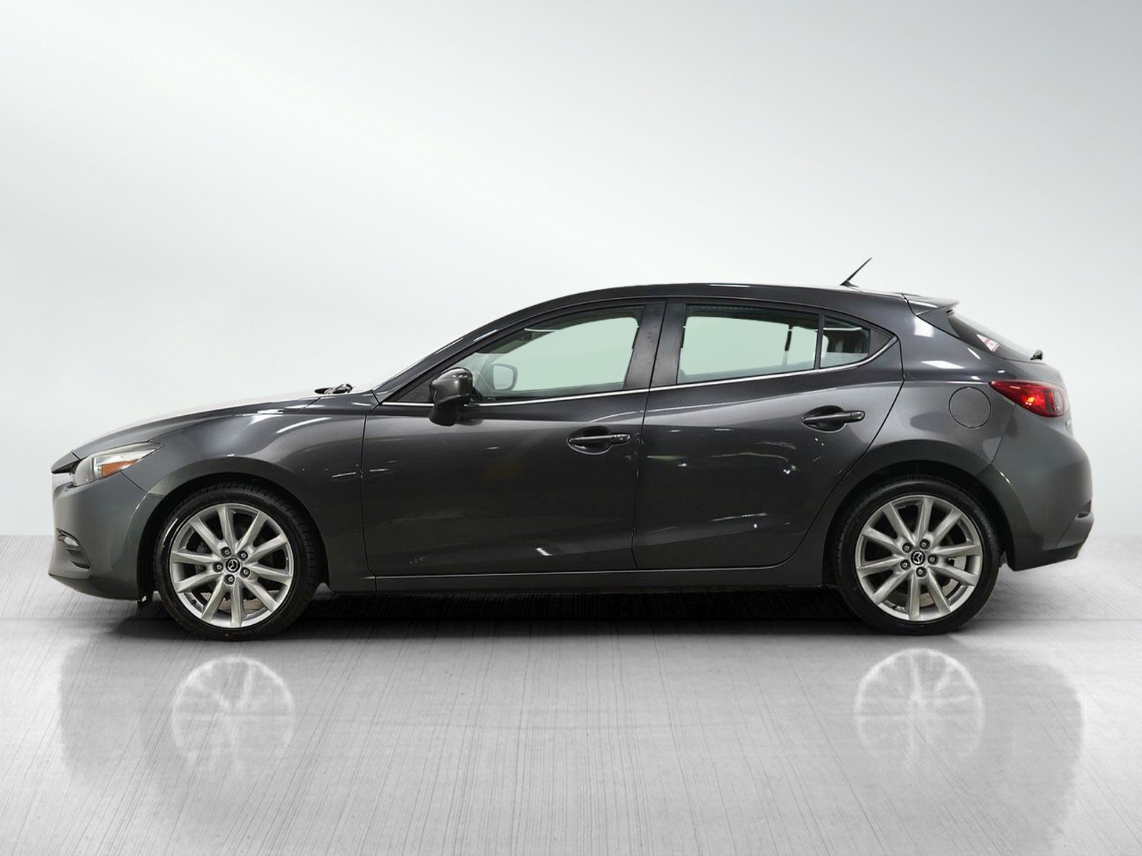 Used 2017 MAZDA MAZDA3 Touring FWD image 2