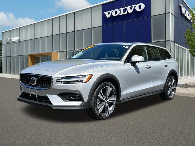 Certified 2025 Volvo V60 B5 Cross Country Plus AWD/4WD image 1