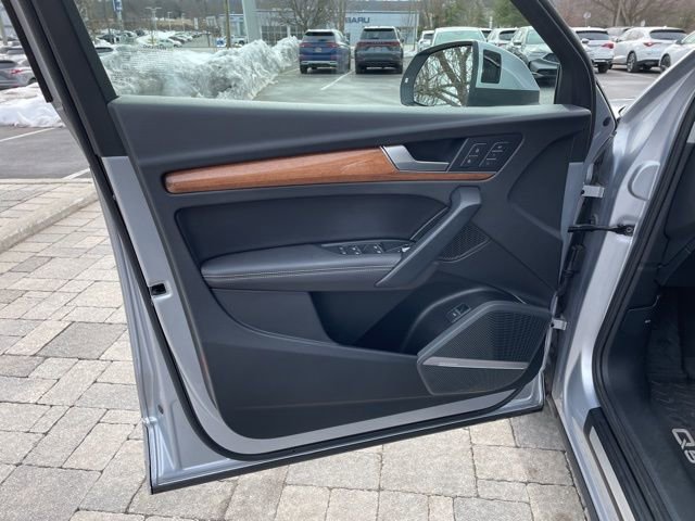 Used 2023 Audi Q5 2.0T Premium Plus w/ Premium Plus Package AWD/4WD image 13