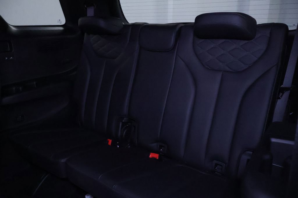 Used 2022 Hyundai Palisade Calligraphy image 17