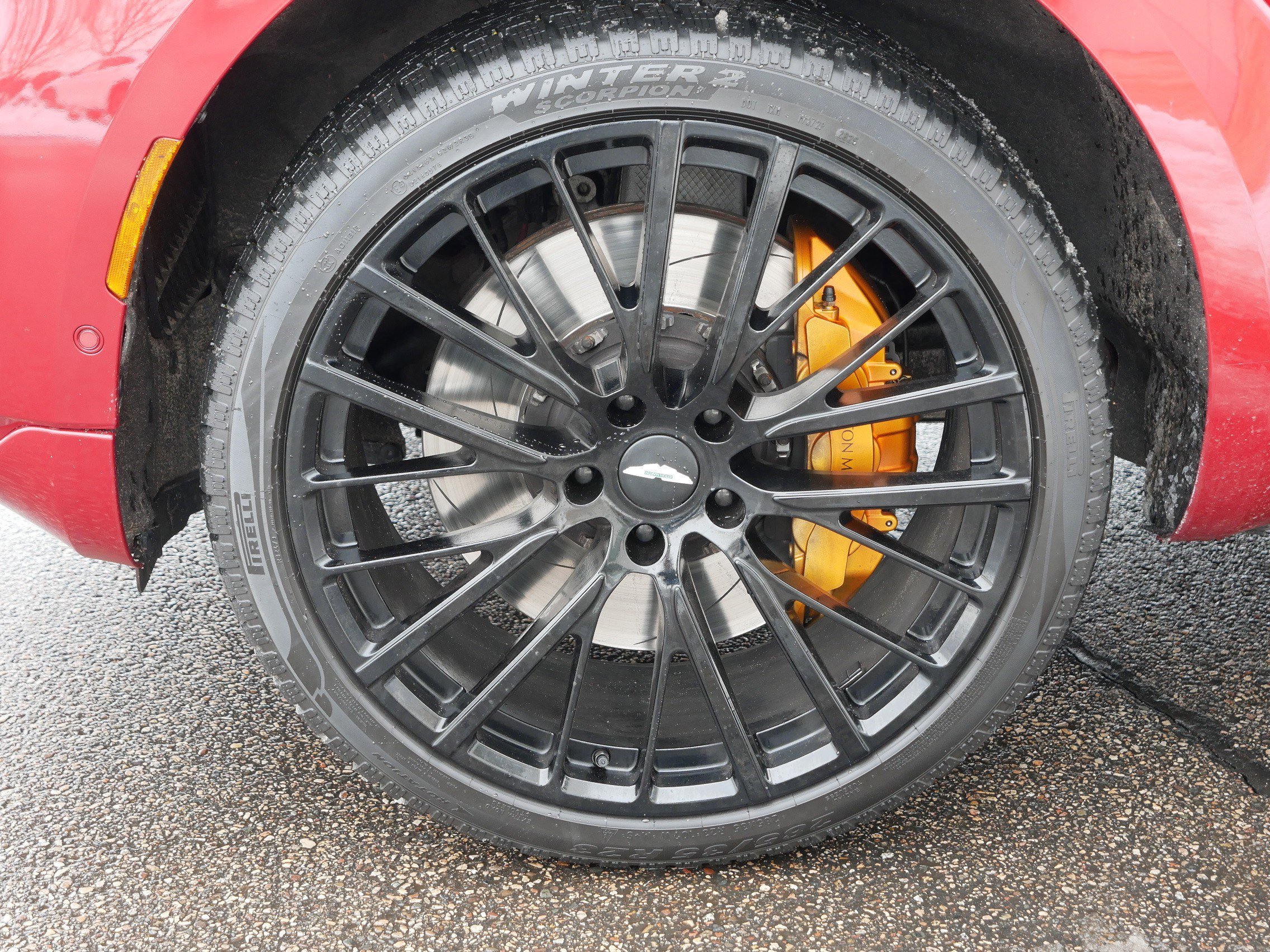 Used 2022 Aston Martin DBX image 15