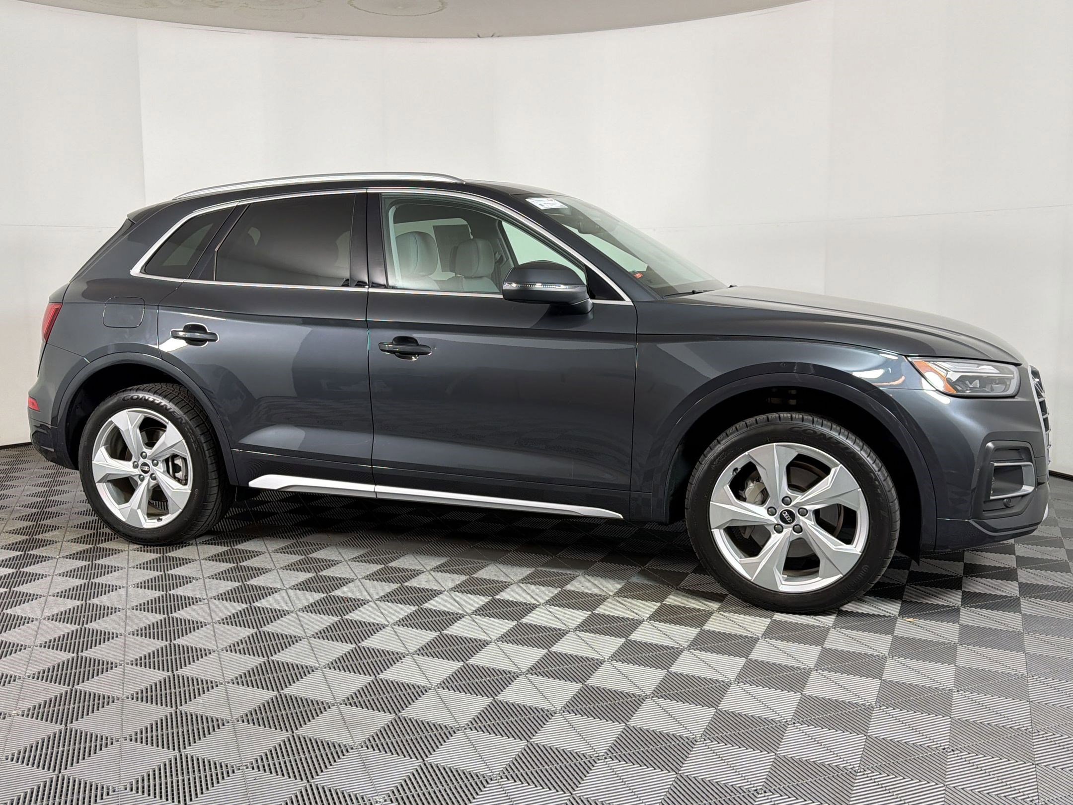 Used 2021 Audi Q5 Premium Plus w/ Premium Plus Package image 7