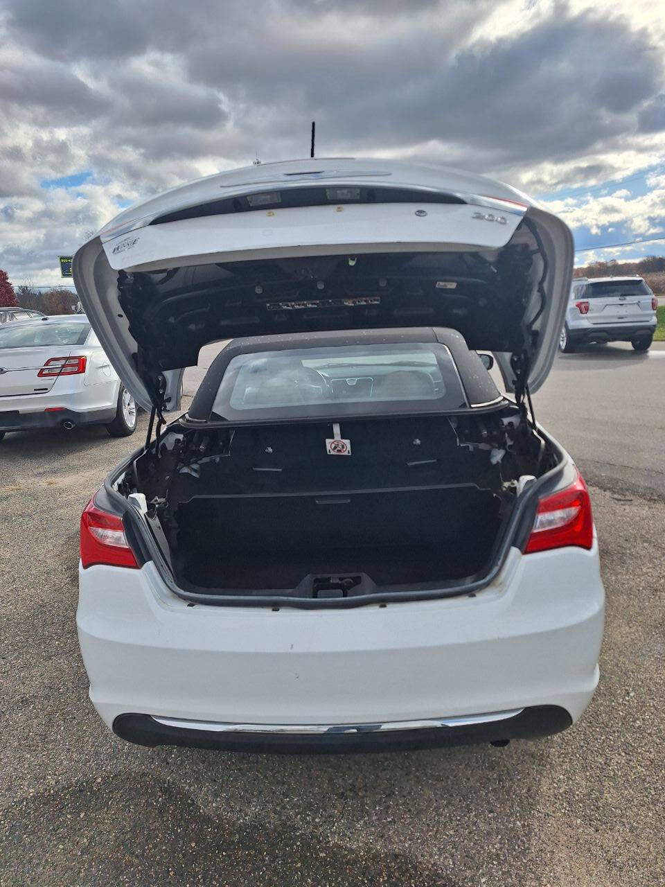 Used 2012 Chrysler 200 Touring image 5