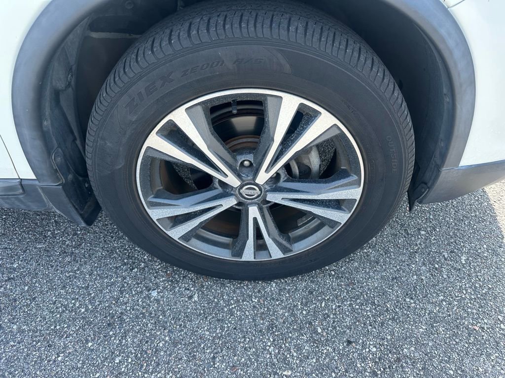 Used 2017 Nissan Rogue SL w/ SL Premium Package image 5