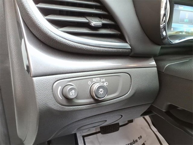 Used 2022 Buick Encore Preferred image 18