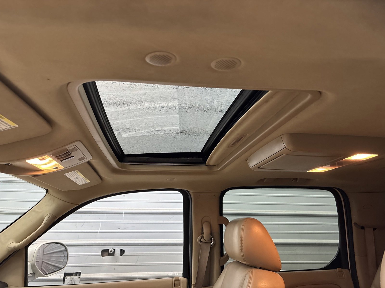 Used 2011 Cadillac Escalade ESV Premium image 20