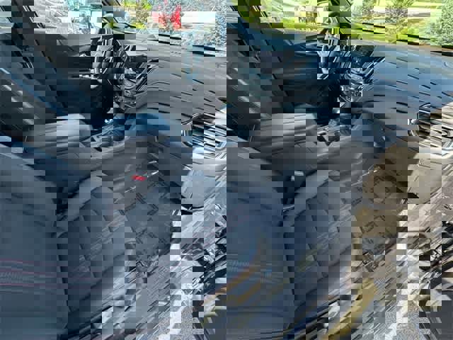 Used 2022 Chevrolet Equinox RS w/ Infotainment Package image 21