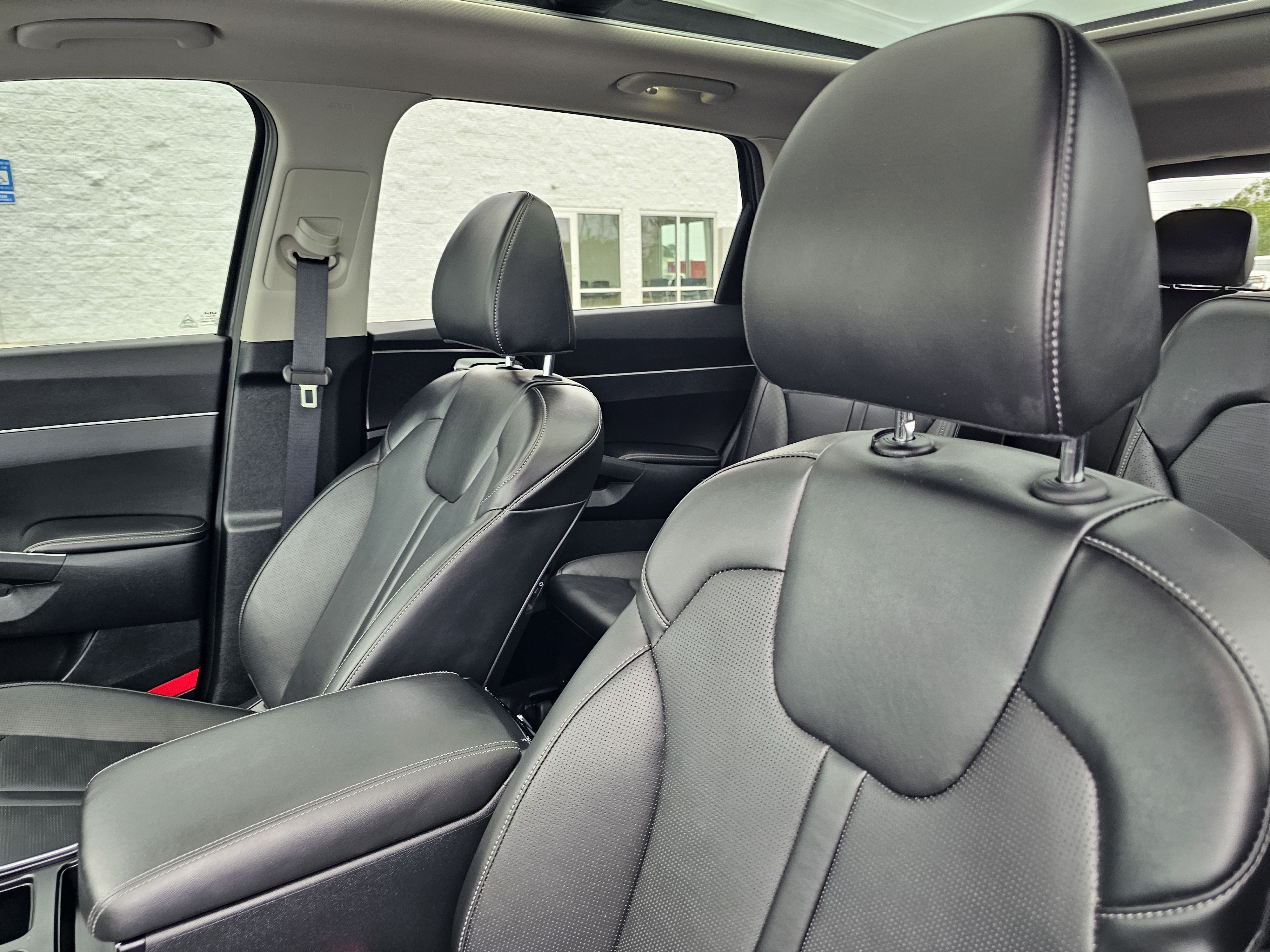 Used 2025 Kia Sorento EX w/ Panoramic Sunroof Package FWD image 18