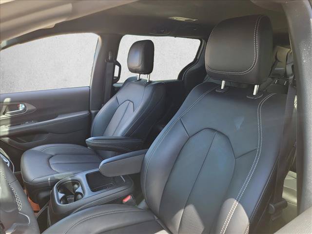 Used 2026 Chrysler Pacifica Select FWD image 10