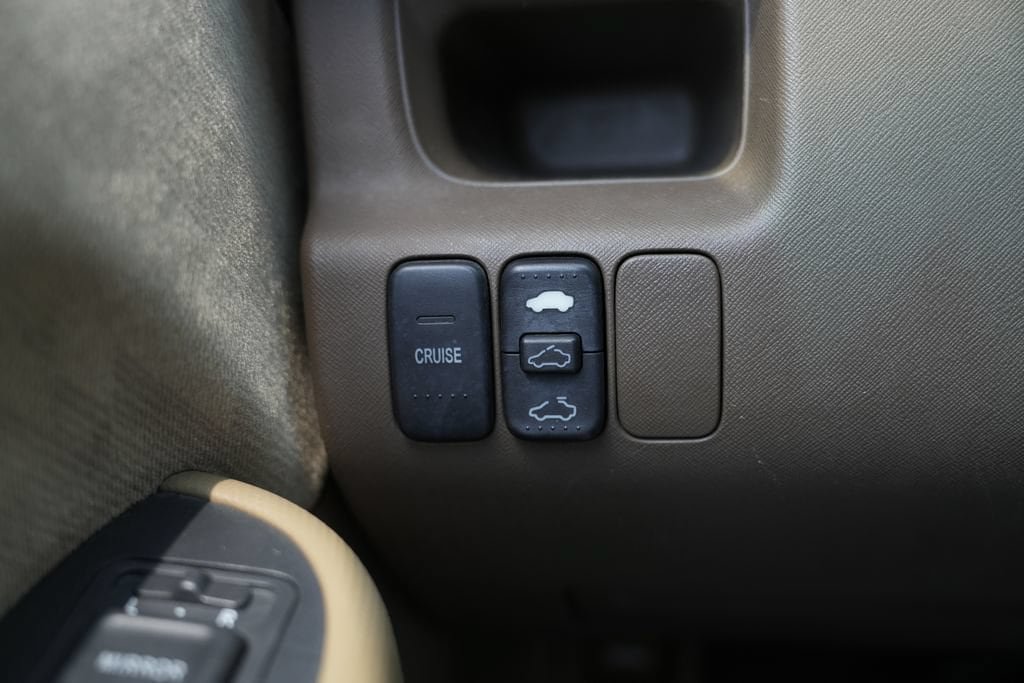 Used 2004 Honda CR-V EX image 46