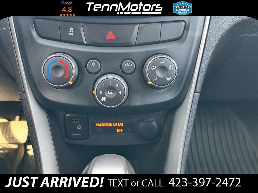 Used 2020 Chevrolet Trax LT w/ LT Convenience Package AWD/4WD image 18