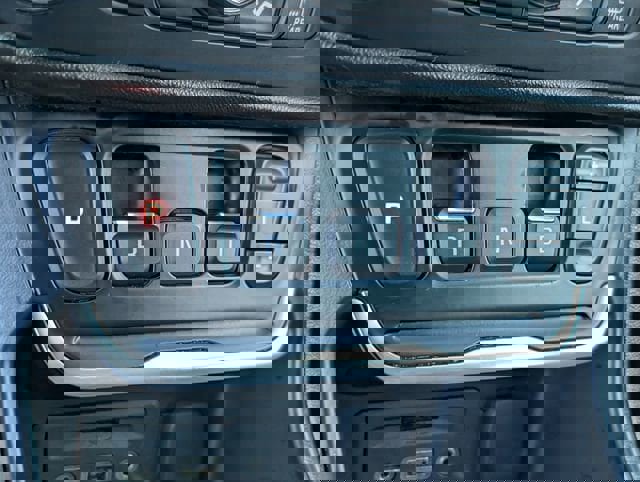 Used 2020 GMC Terrain SLT image 21