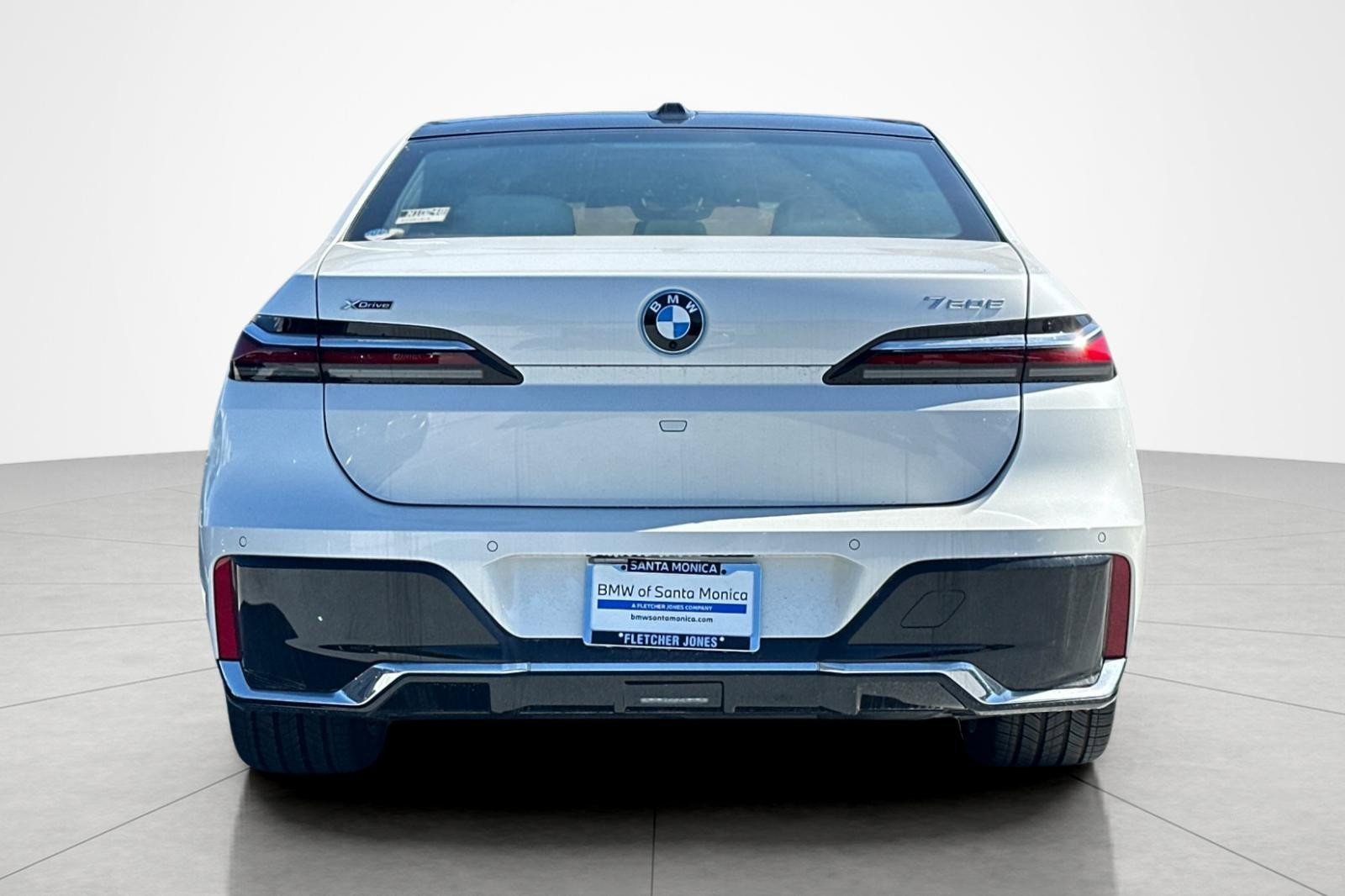 New 2026 BMW 750e xDrive AWD/4WD image 4
