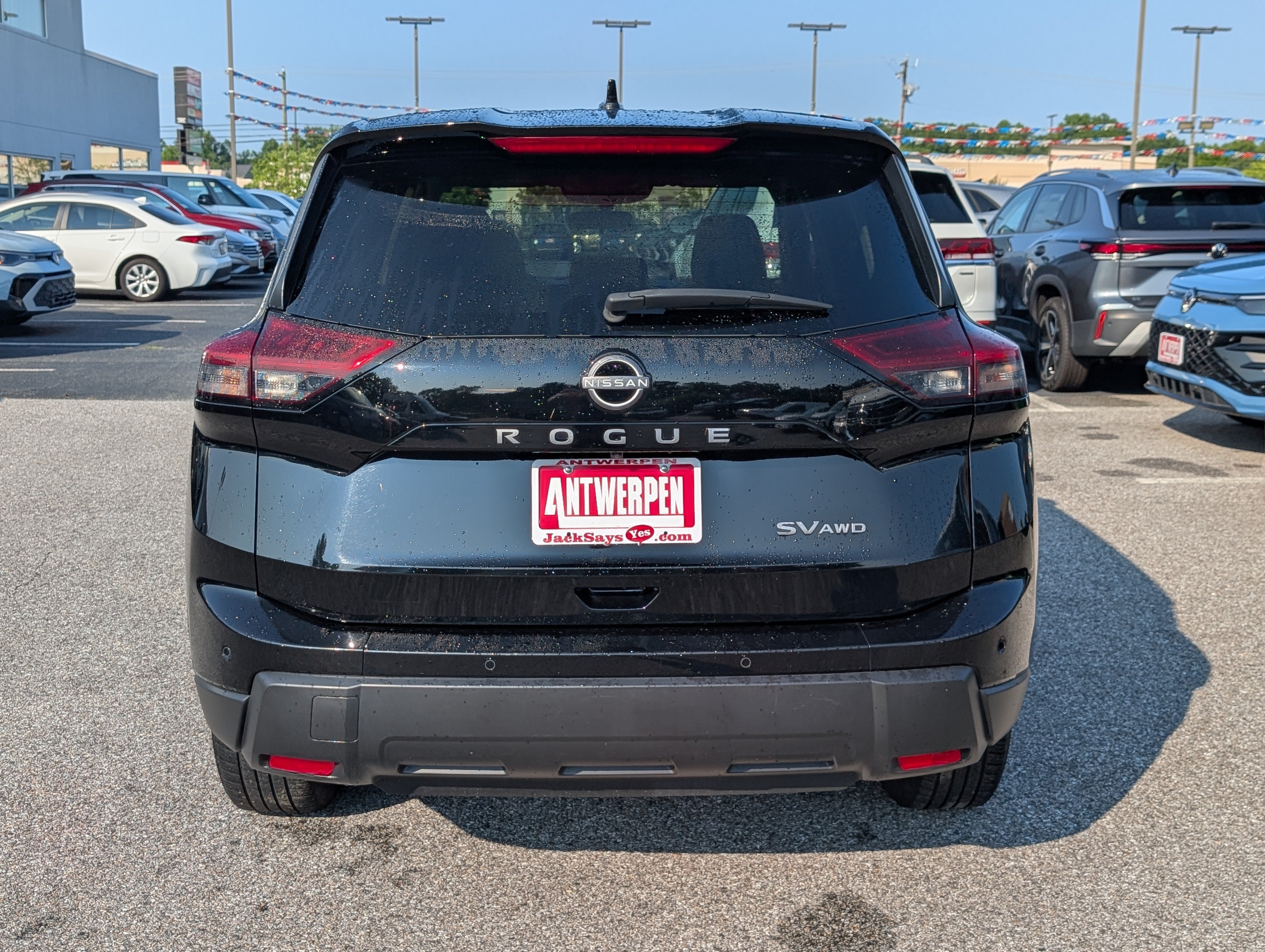 Used 2024 Nissan Rogue SV AWD/4WD image 4