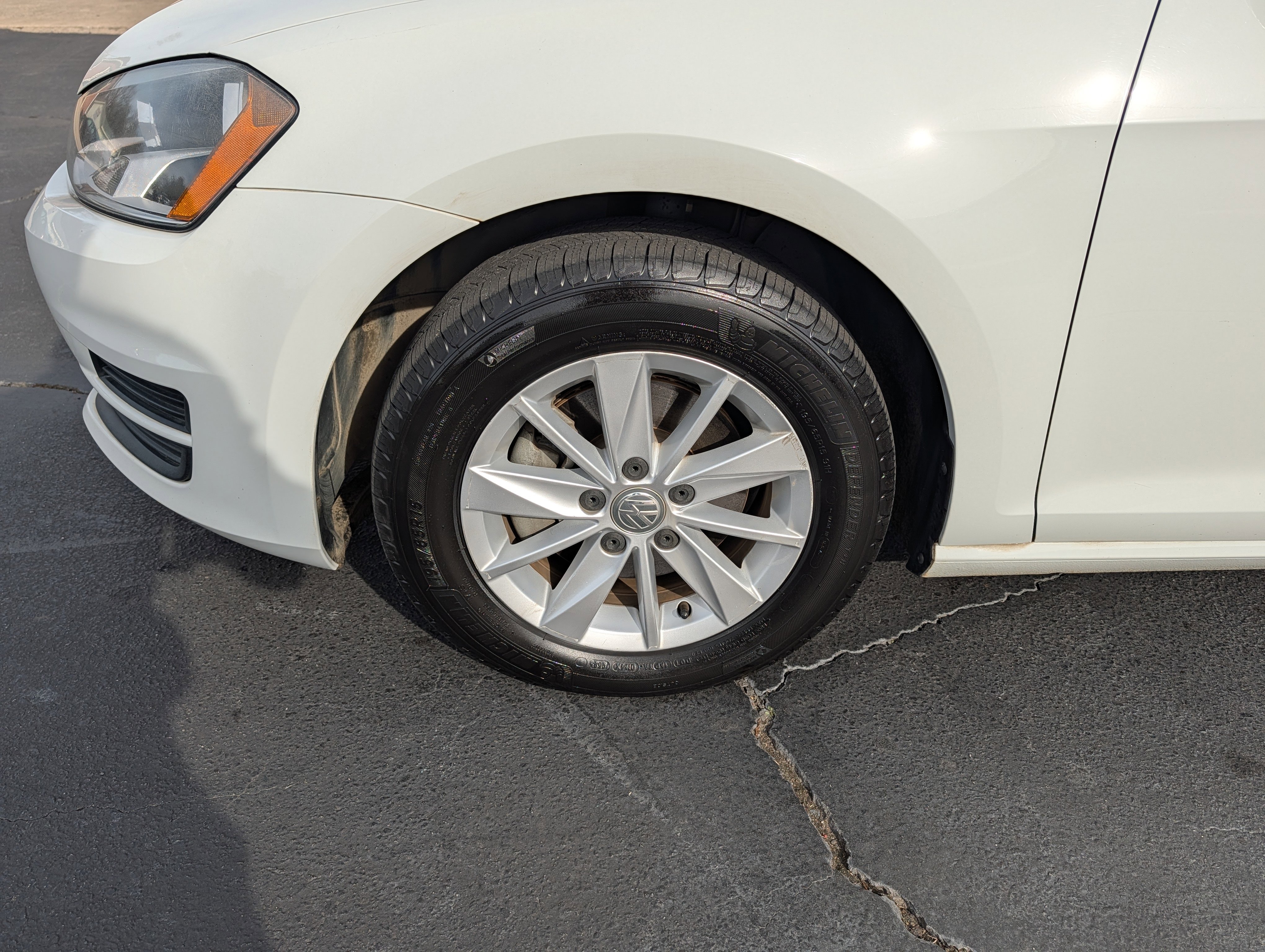 Used 2017 Volkswagen Golf S image 30