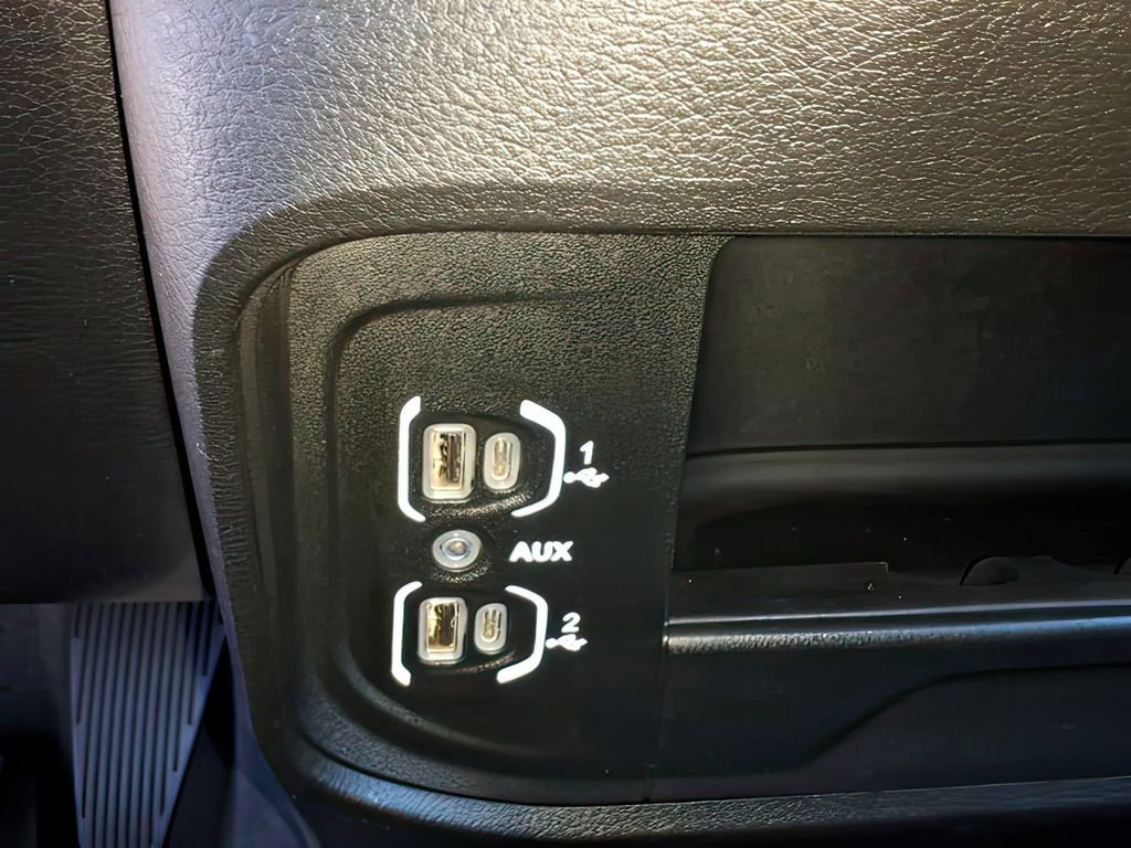 Used 2024 RAM 3500 Big Horn image 13