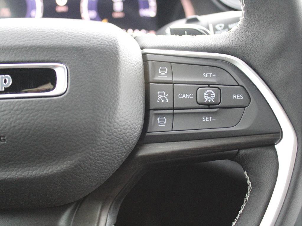 New 2026 Jeep Grand Cherokee Limited Reserve AWD/4WD image 18