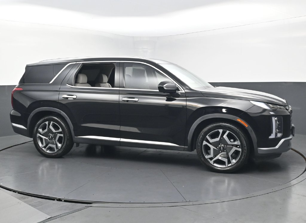 Used 2023 Hyundai Palisade Limited w/ Cargo Package FWD image 6