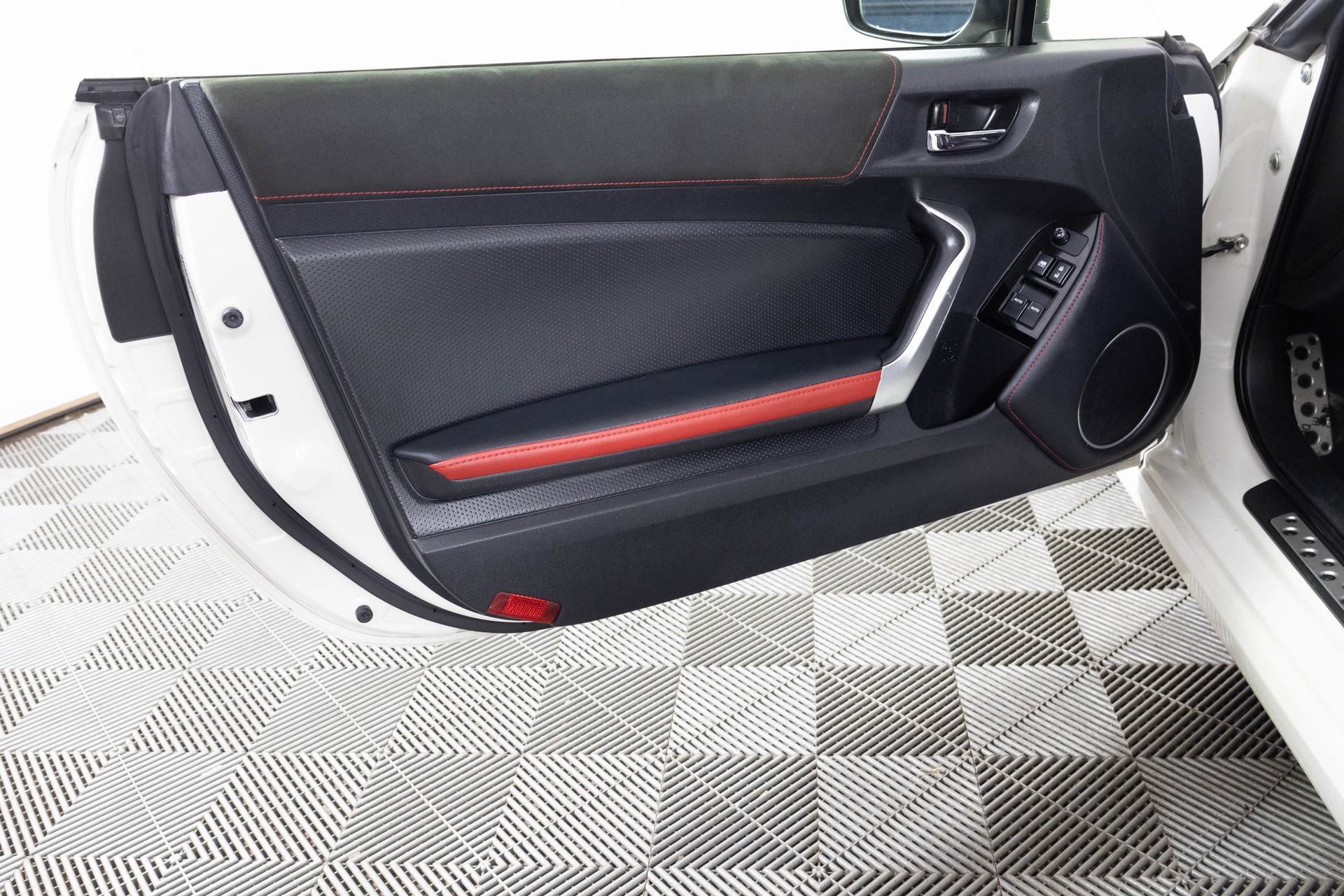 Used 2020 Toyota 86 image 16