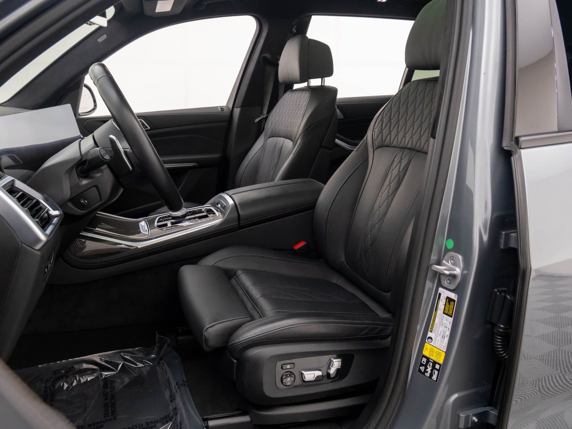 Certified 2024 BMW X7 M60i w/ Climate Comfort Package image 17