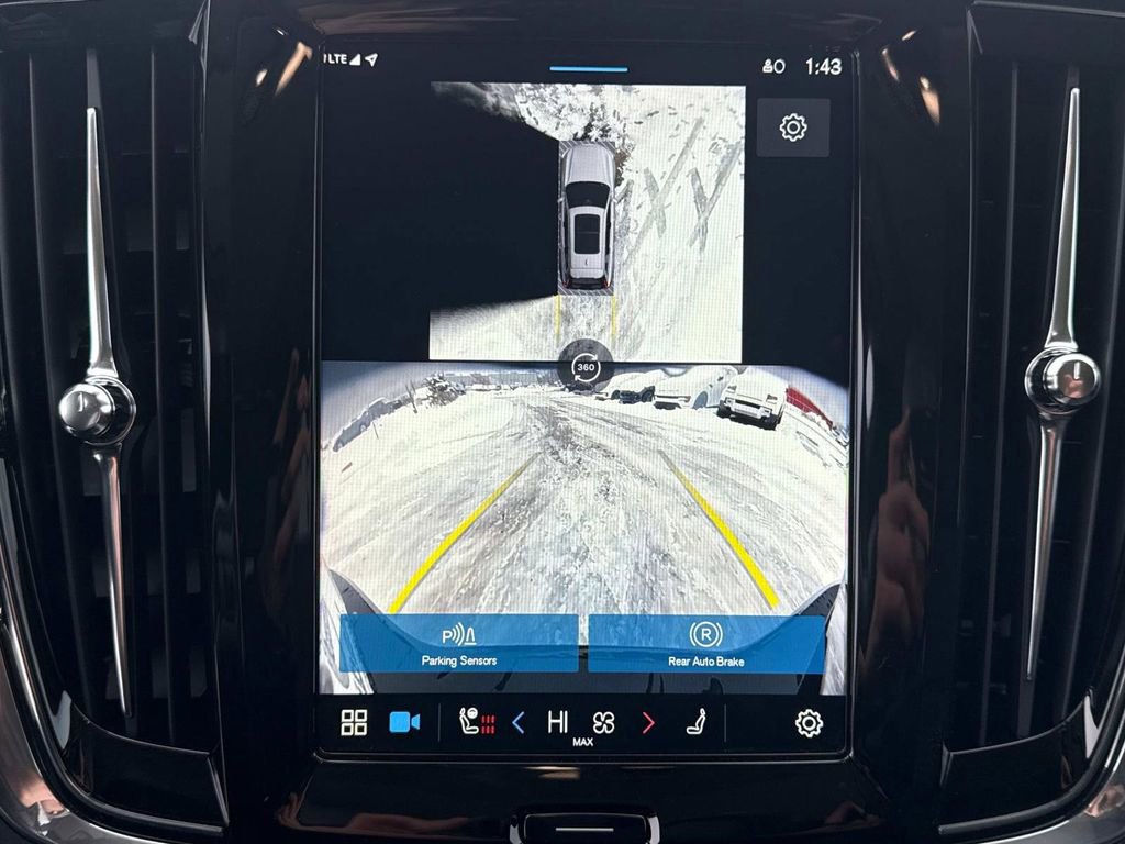Certified 2024 Volvo V90 B6 Cross Country Plus image 23