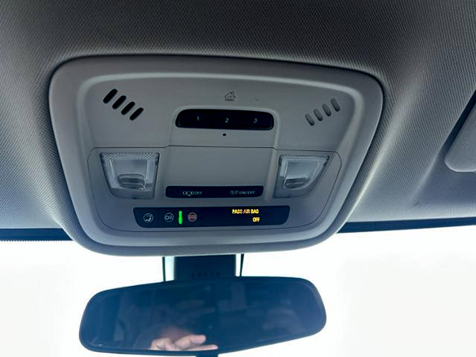 Used 2019 Chevrolet Traverse LT image 19