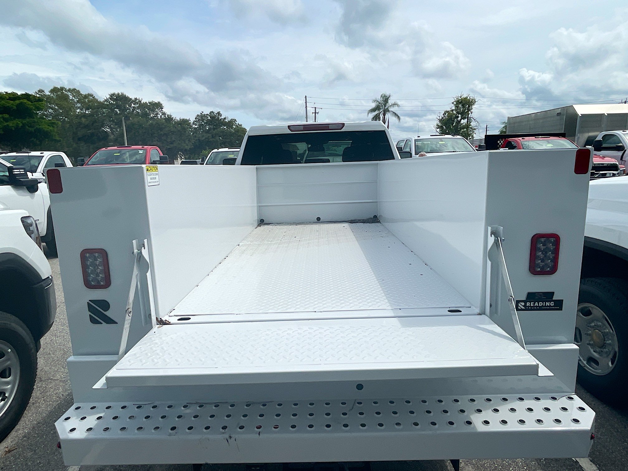 New 2024 GMC Sierra 3500 Pro w/ Convenience Package RWD image 4