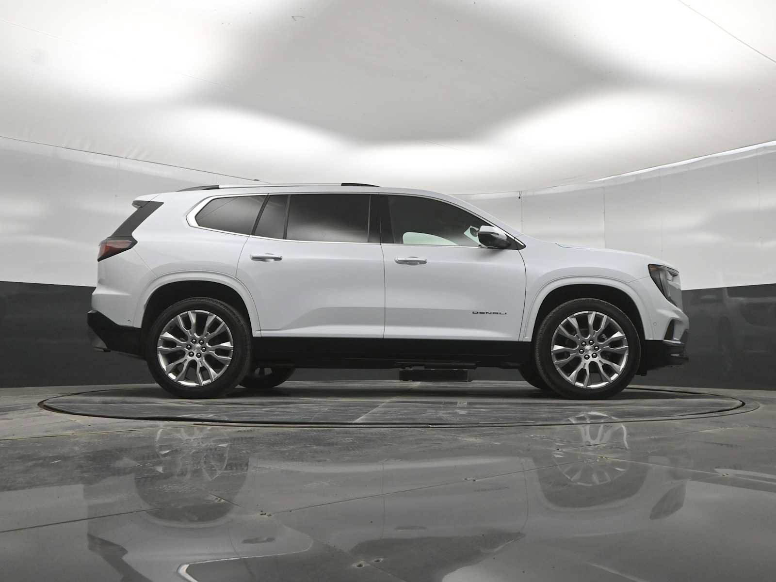 New 2026 GMC Acadia Denali w/ Super Cruise Package AWD/4WD image 40