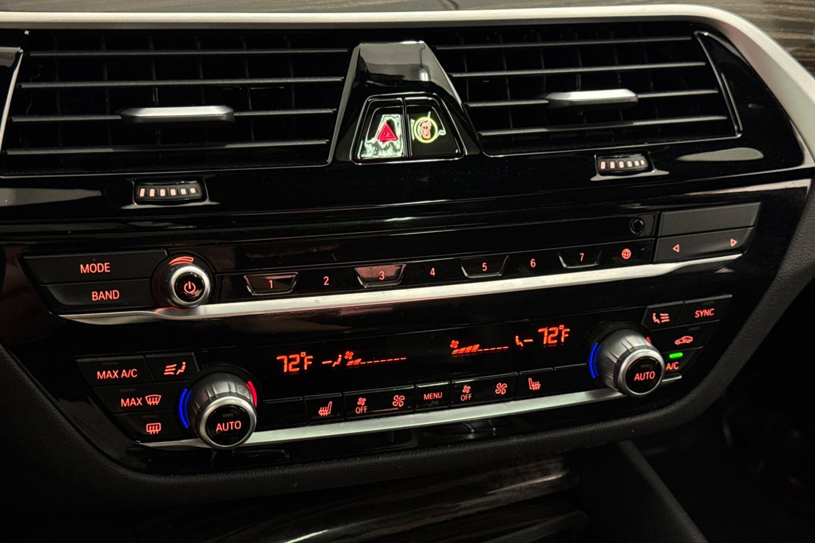 Used 2023 BMW 530i w/ Convenience Package image 26