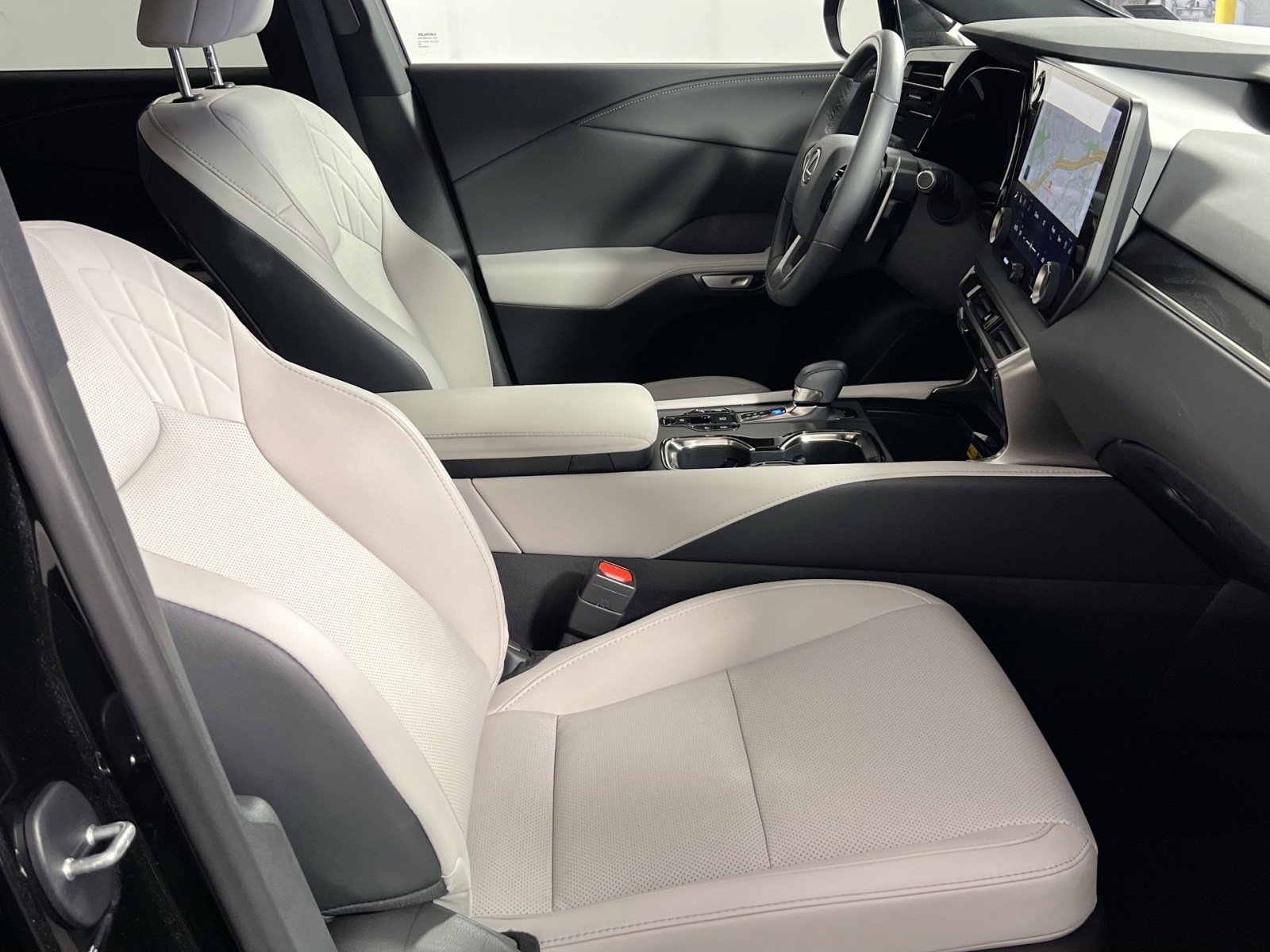 Used 2024 Lexus RX 350 Premium image 28