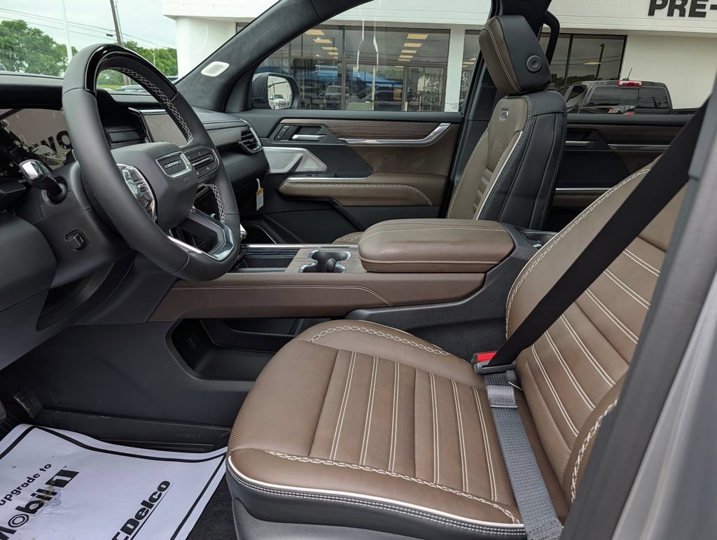 New 2026 GMC Acadia Denali Ultimate w/ LPO, Floor Liner Package AWD/4WD image 25