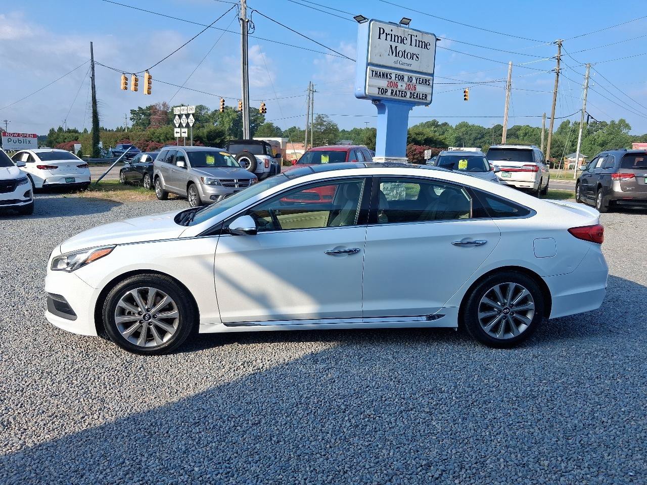 Used 2016 Hyundai Sonata Limited w/ Option Group 05 FWD image 2