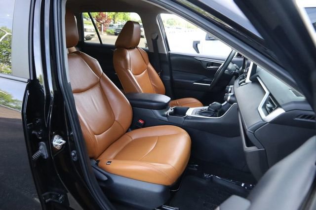 Used 2023 Toyota RAV4 AWD Hybrid image 25
