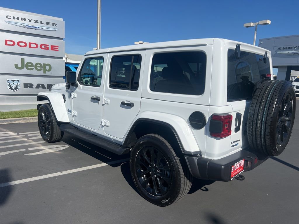 Used 2025 Jeep Wrangler Unlimited Sahara AWD/4WD image 20