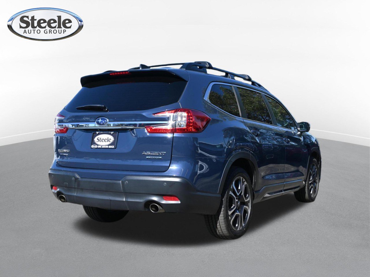 Used 2023 Subaru Ascent Limited w/ Technology Package AWD/4WD image 5