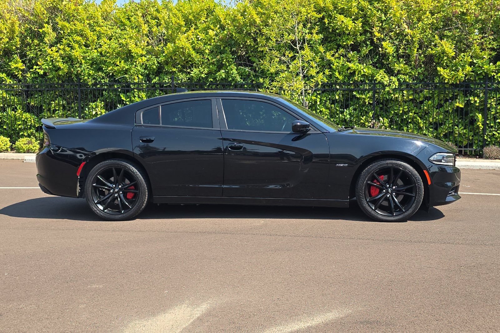 Used 2017 Dodge Charger R/T w/ Blacktop Package RWD image 3