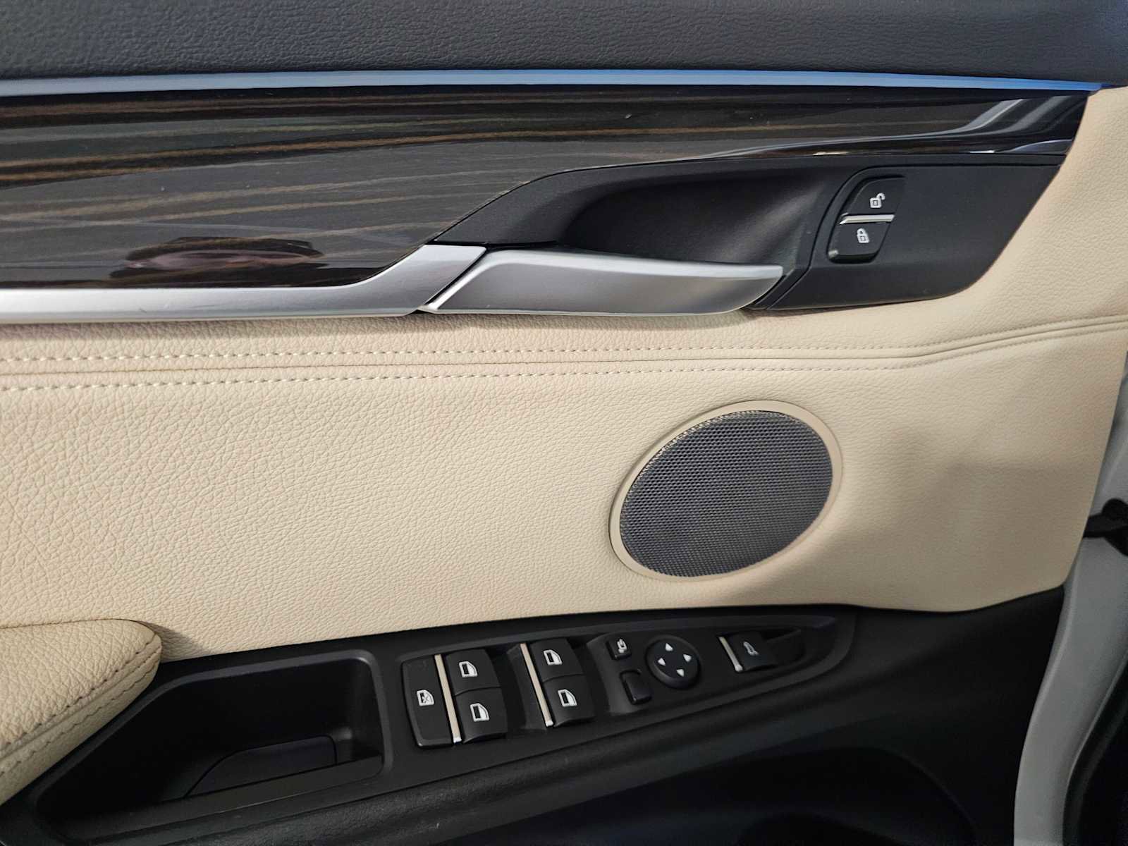 Used 2019 BMW X6 xDrive35i w/ M Sport Package image 30