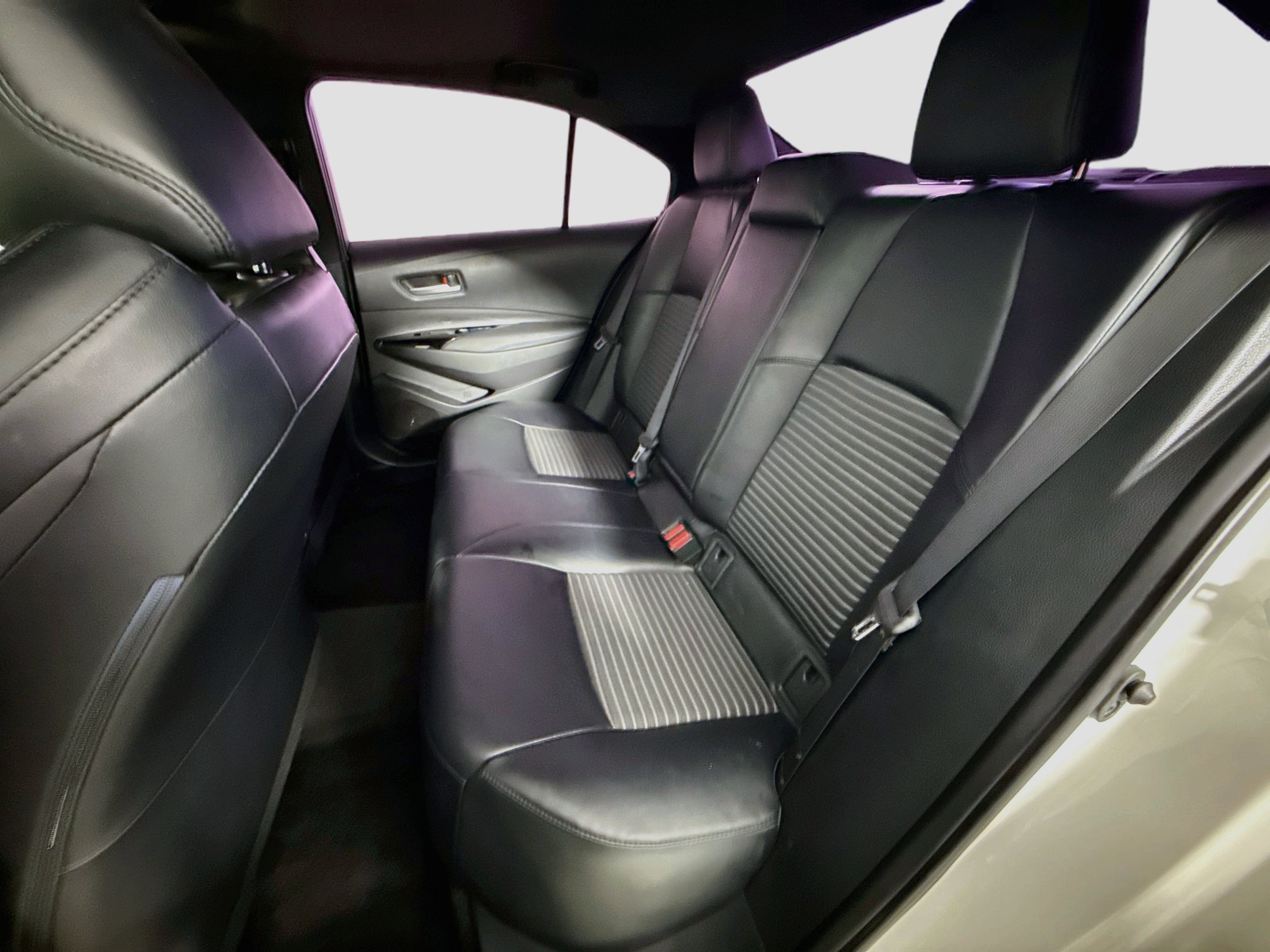 Used 2020 Toyota Corolla XSE FWD image 25
