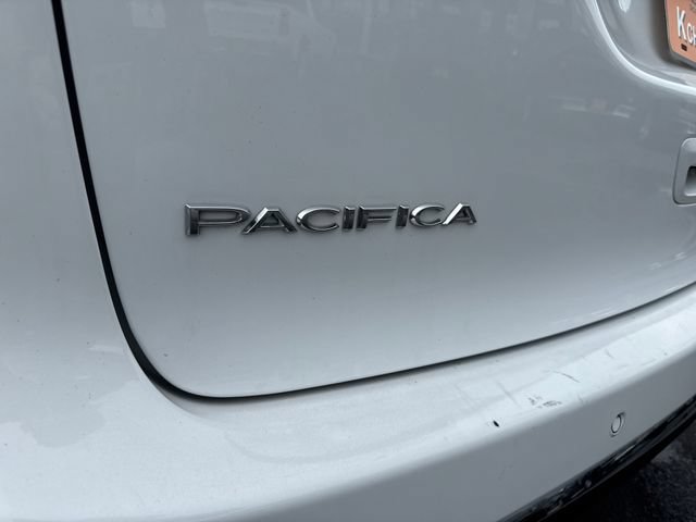 Used 2024 Chrysler Pacifica Touring-L FWD image 32