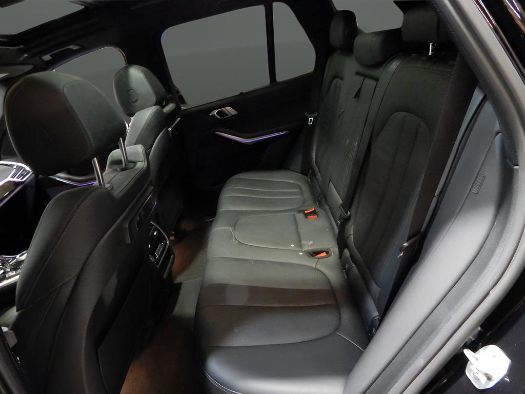 Used 2021 BMW X5 xDrive40i w/ M Sport Package image 33