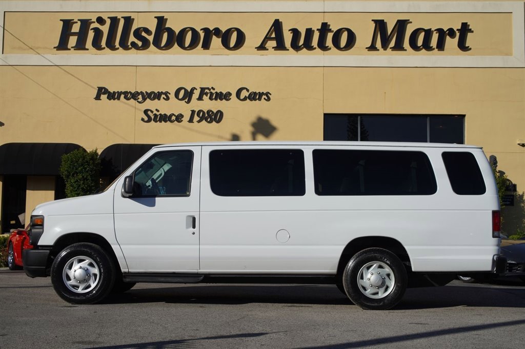 Used 2014 Ford E-350 and Econoline 350 XL w/ Interior Upgrade Package RWD image 3