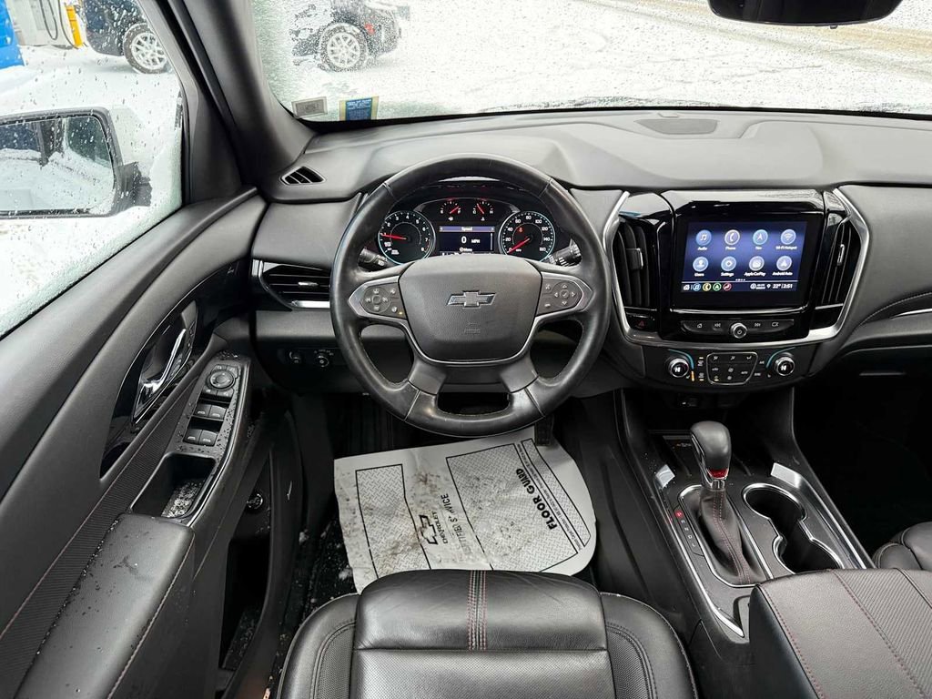 Used 2023 Chevrolet Traverse RS image 9