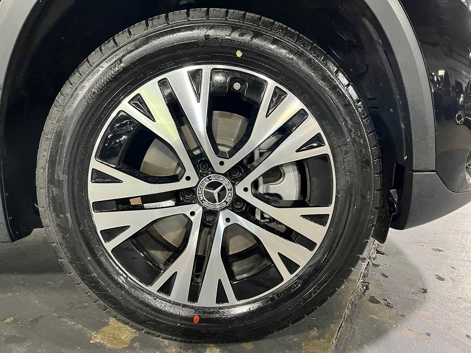 Used 2025 Mercedes-Benz GLA 250 4MATIC image 9