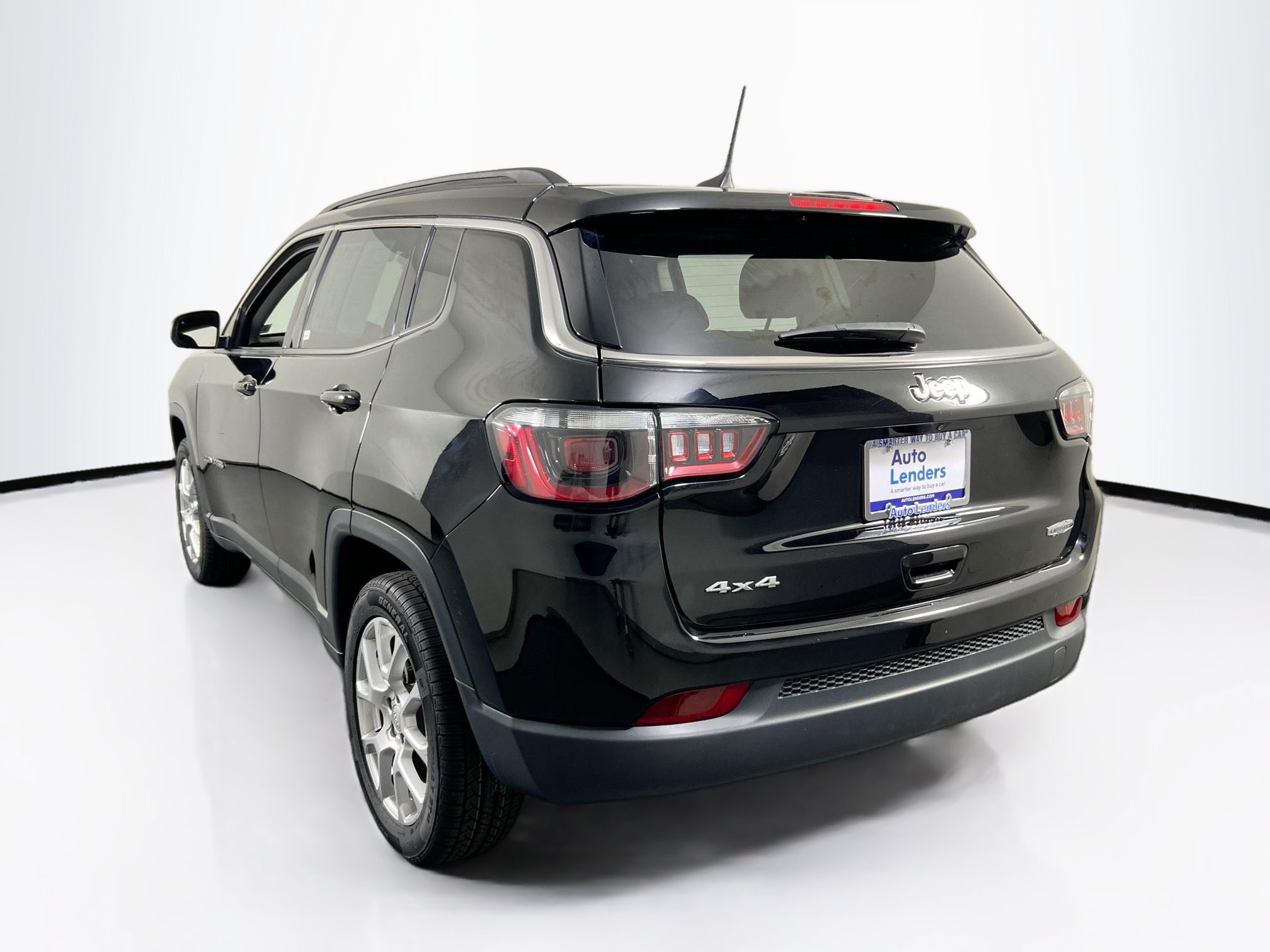 Used 2022 Jeep Compass Latitude AWD/4WD image 7